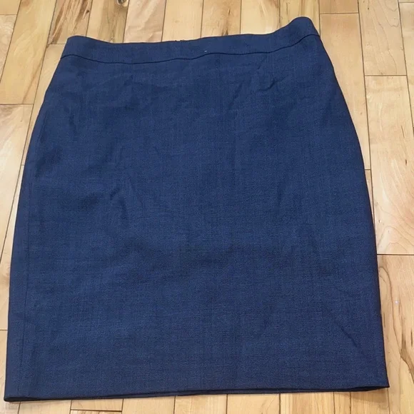BNWT Banana Republic Dark Blue Wool Pencil Skirt - Picture 1 of 7
